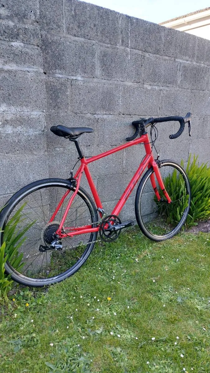 Fuji Sportif Road Bike - Size 58cm/XL - As New - Image 3