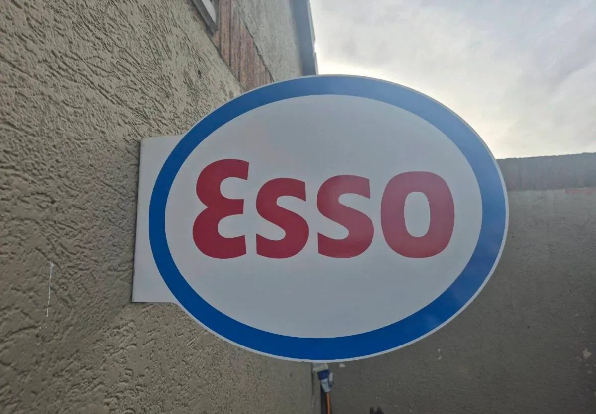 Esso sign - Image 1