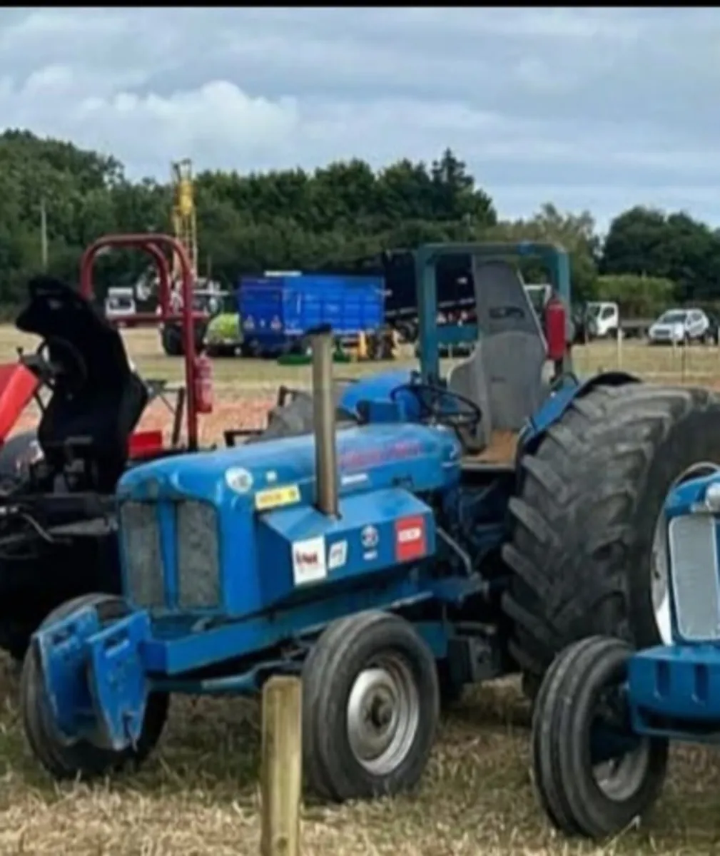 Tractor puller - Image 1