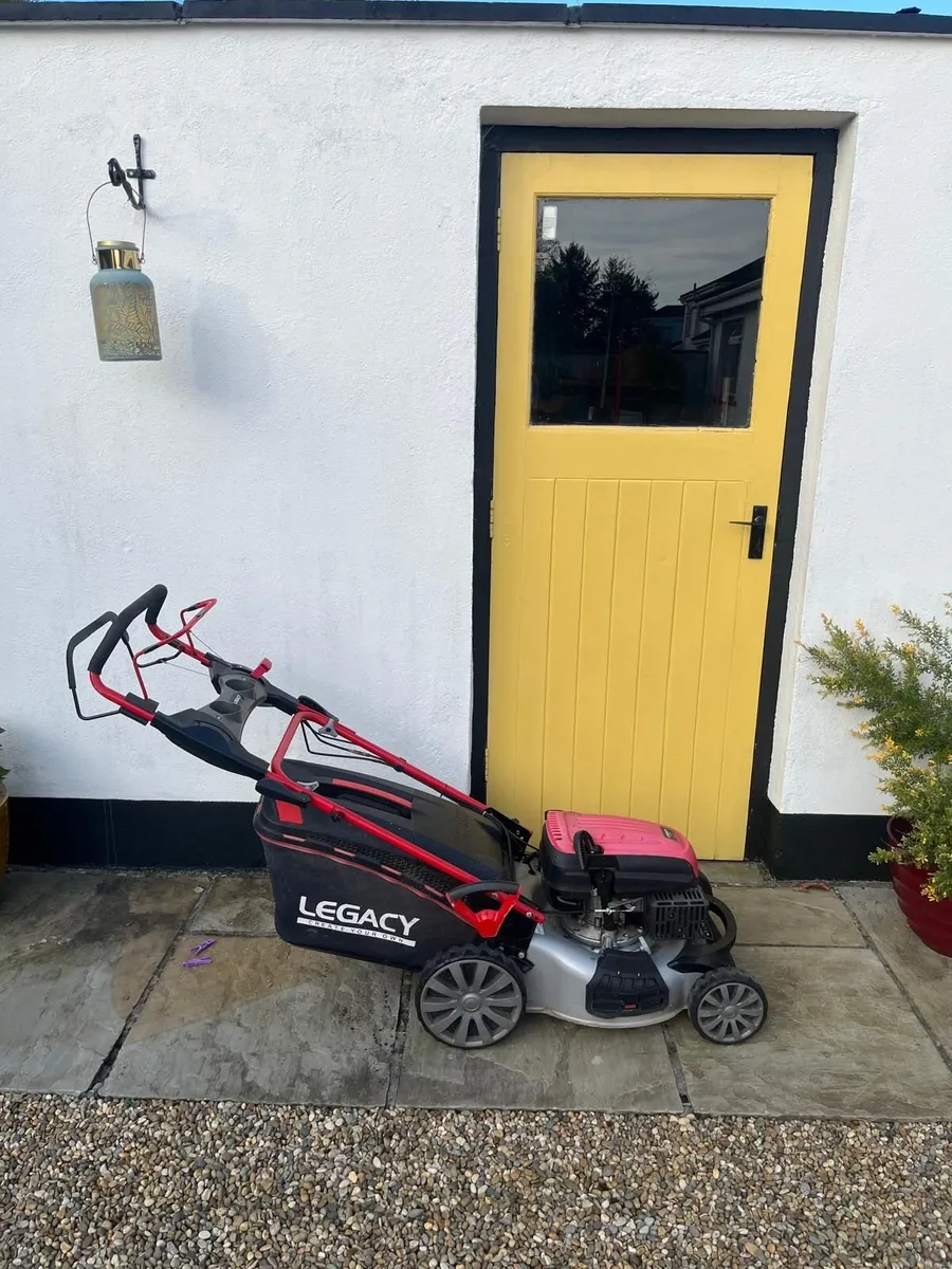 Lawnmower Legacy Lawnmower 139cc engine - Image 1