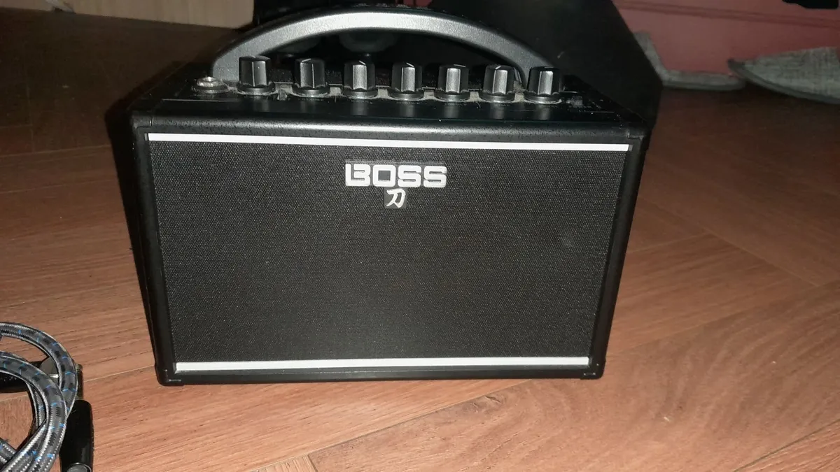 Boss Katana Mini Amp & Cable - Image 1