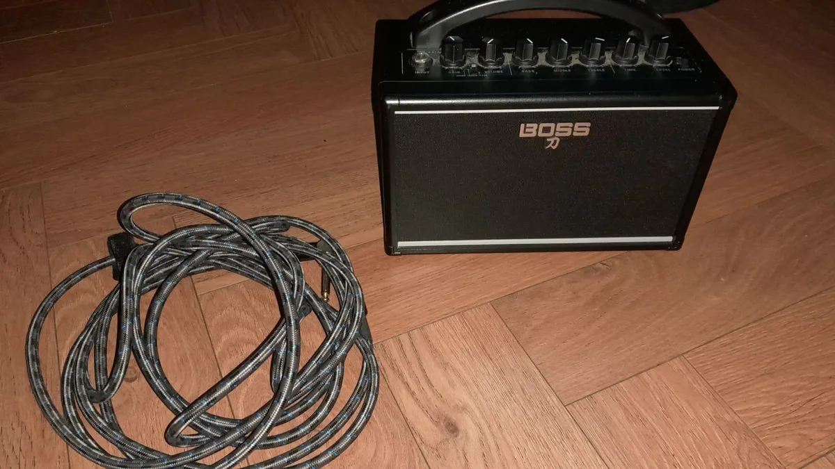 Boss Katana Mini Amp & Cable - Image 3