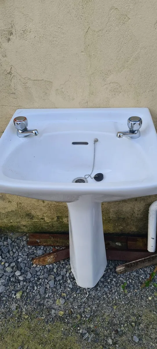 Sink with taps and waste pipe and pedestal - Image 1