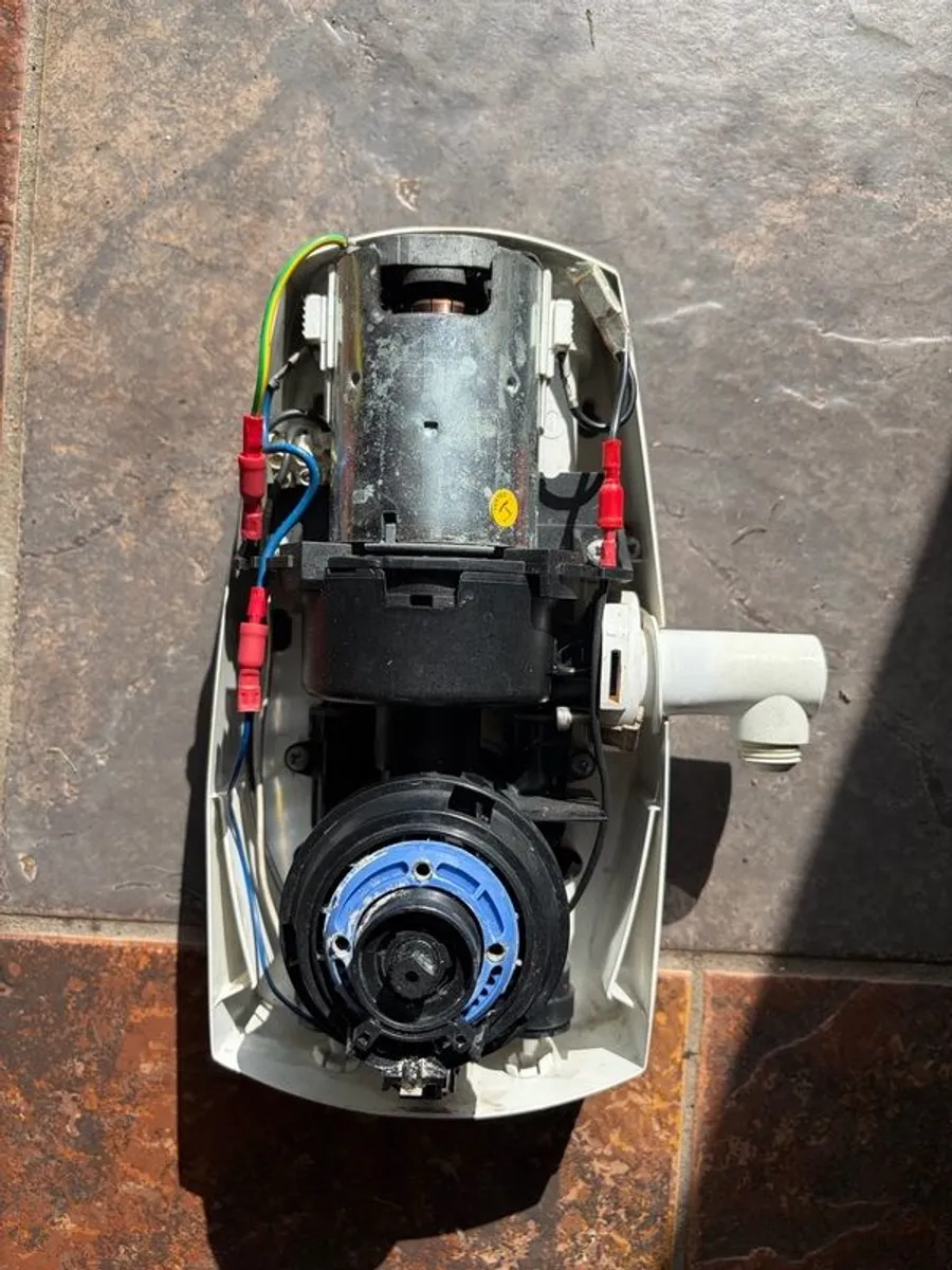 Aqualisa Hydramax Power Shower - Image 1