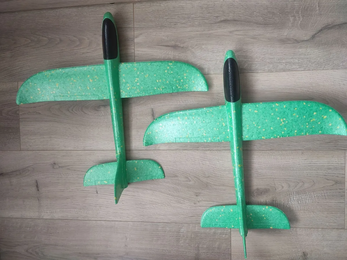 2x big foam planes