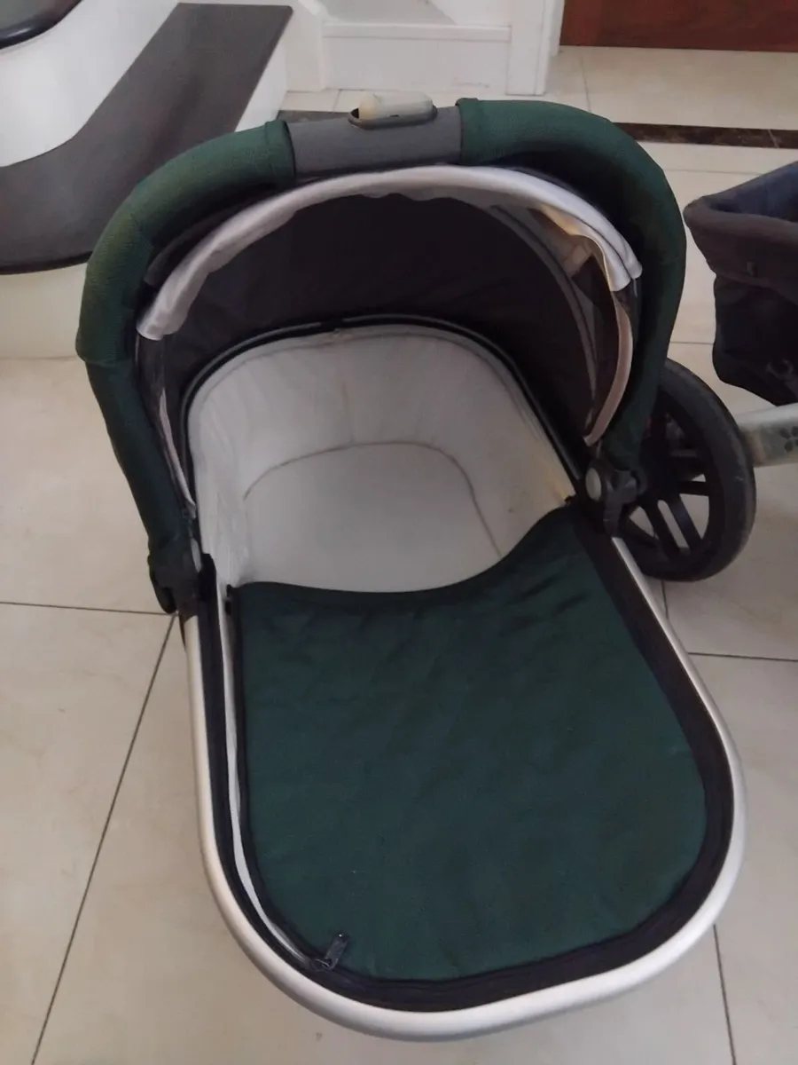 Uppababy Vista Travel System - Image 3