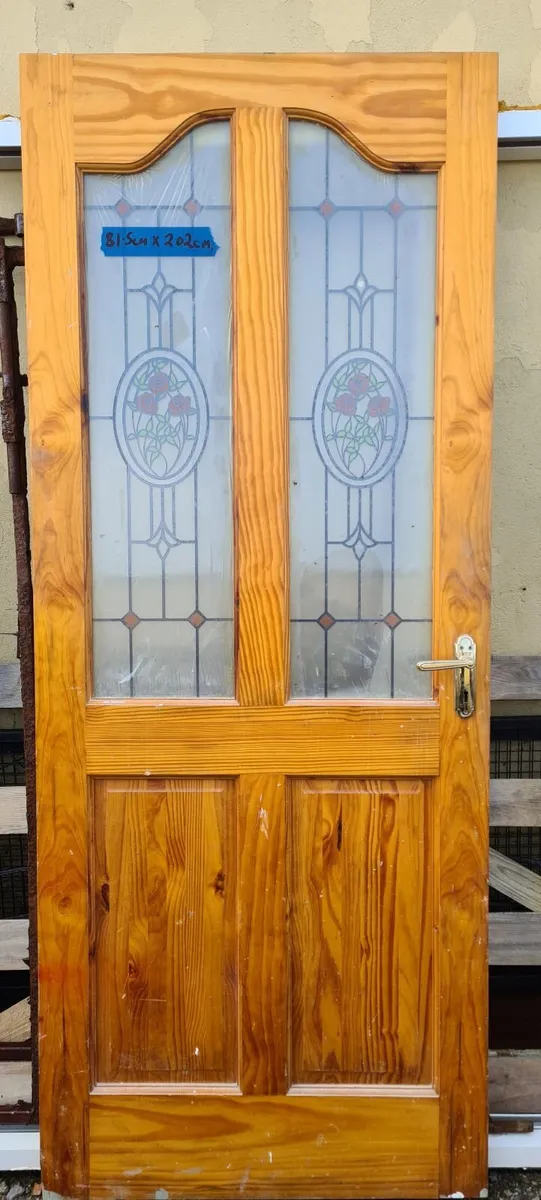 2 x Pine Doors with decorative glass - Image 2