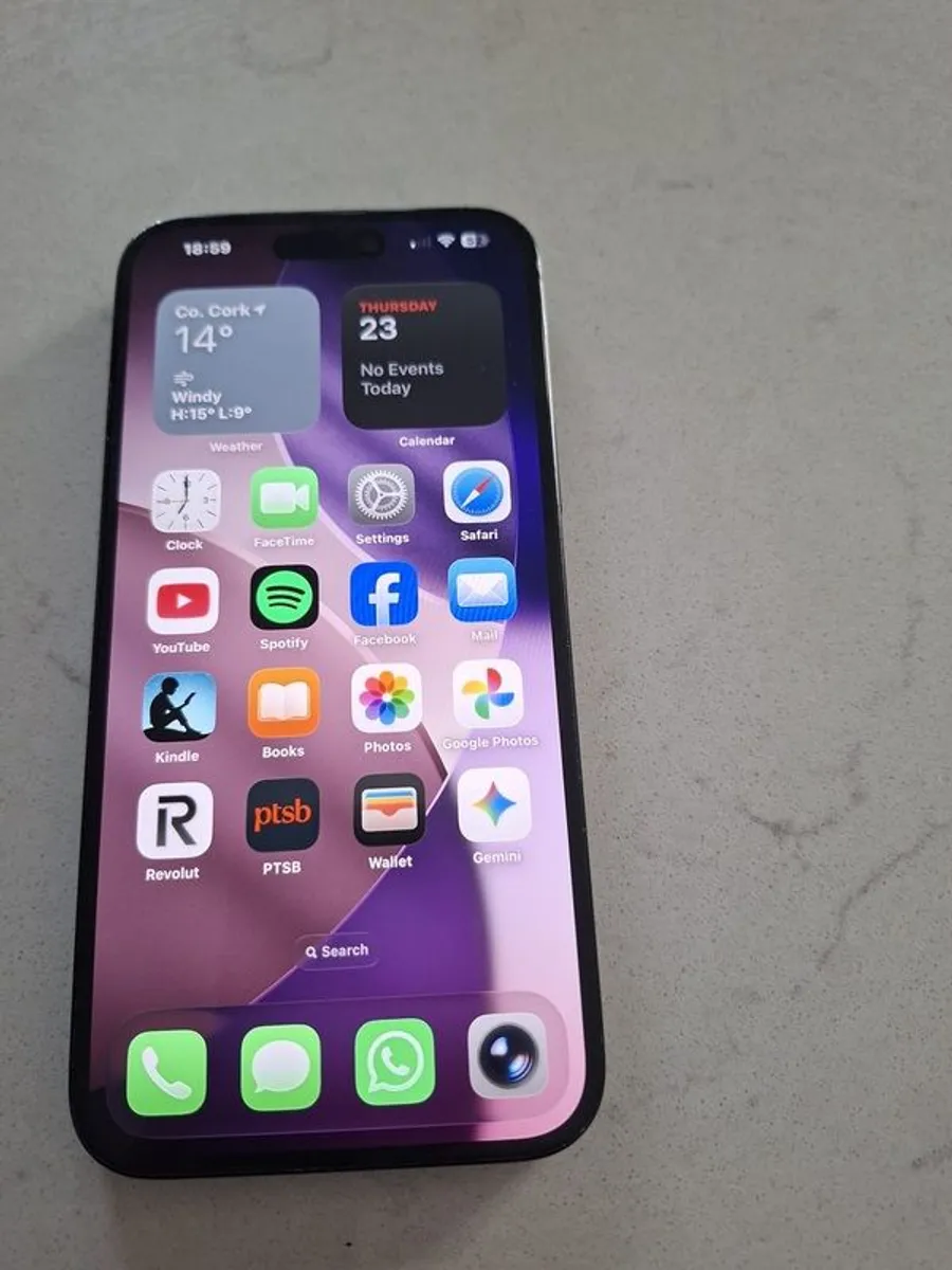 iPhone 15 Plus - Image 1