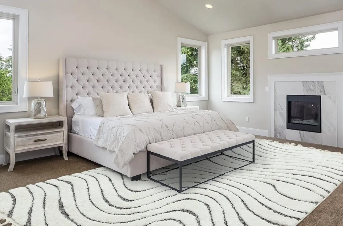 Modern Scandinavian Shaggy Rug with Fringed - Image 1