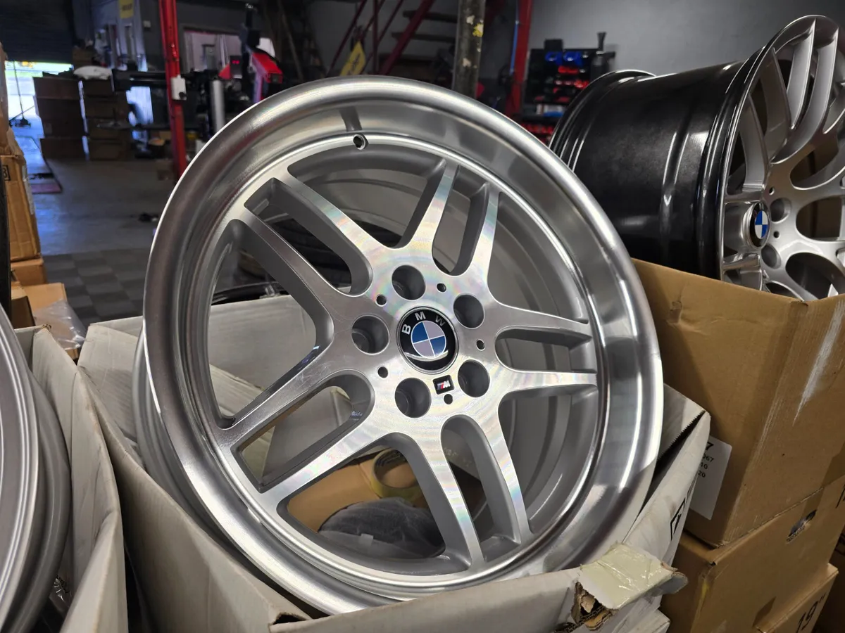 **Special** 18" BMW M-Parallel Style