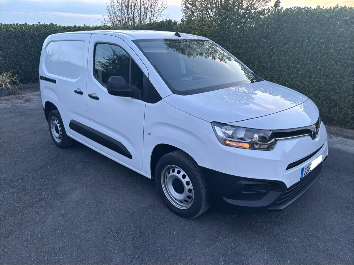 (221) Toyota Proace City 2022 - Image 1