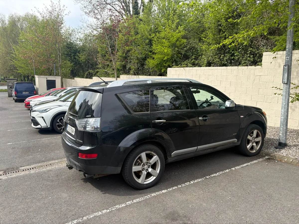 Crew Cab Outlander - Image 3