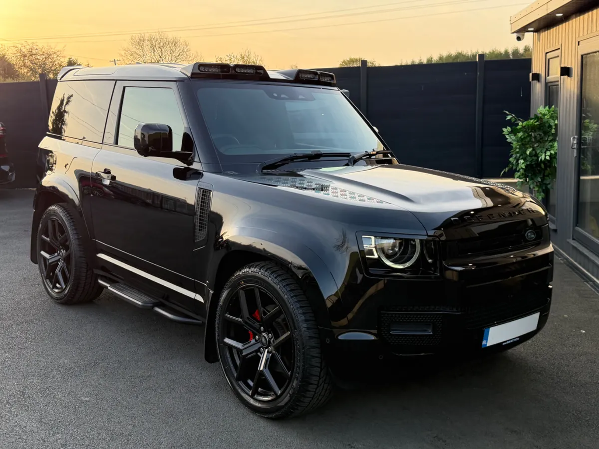 2025/252 LANDROVER DEFENDER 90 HARDTOP XDYNAMIC - Image 3