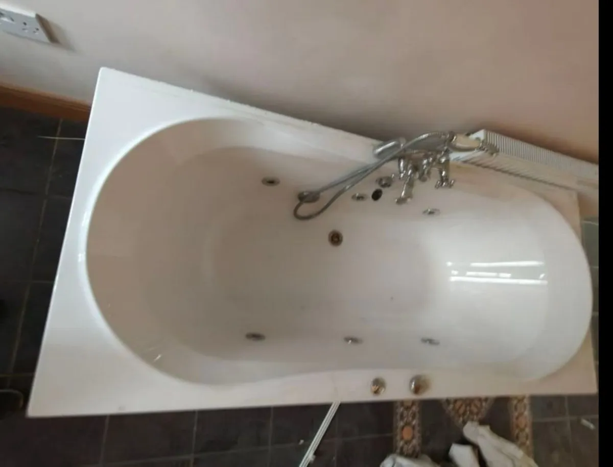 jacuzzi bath - Image 2