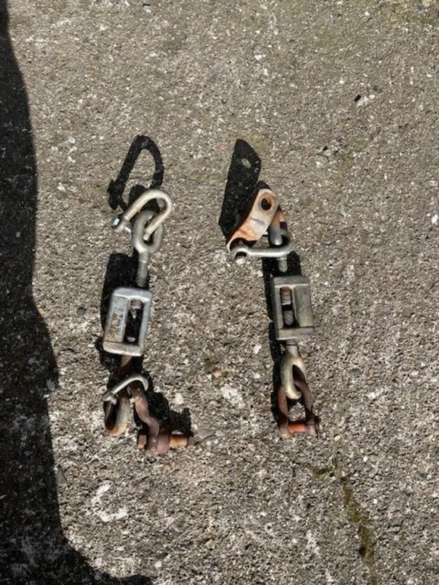 MF Stabilisers suit MF Tractors 165... - Image 1