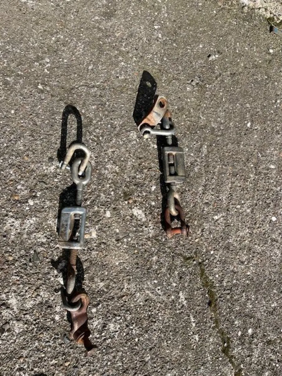 MF Stabilisers suit MF Tractors 165... - Image 3