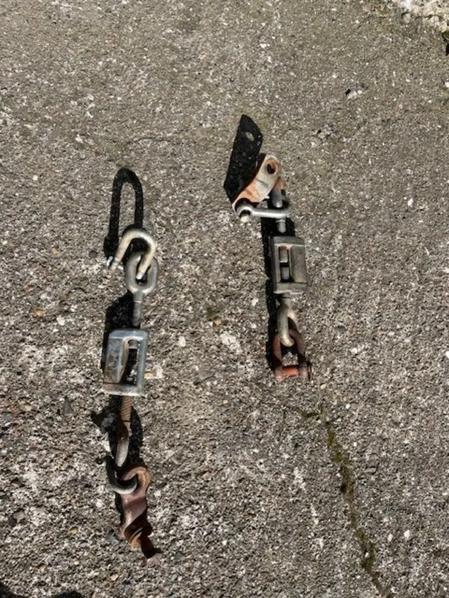 MF Stabilisers suit MF Tractors 165... - Image 4