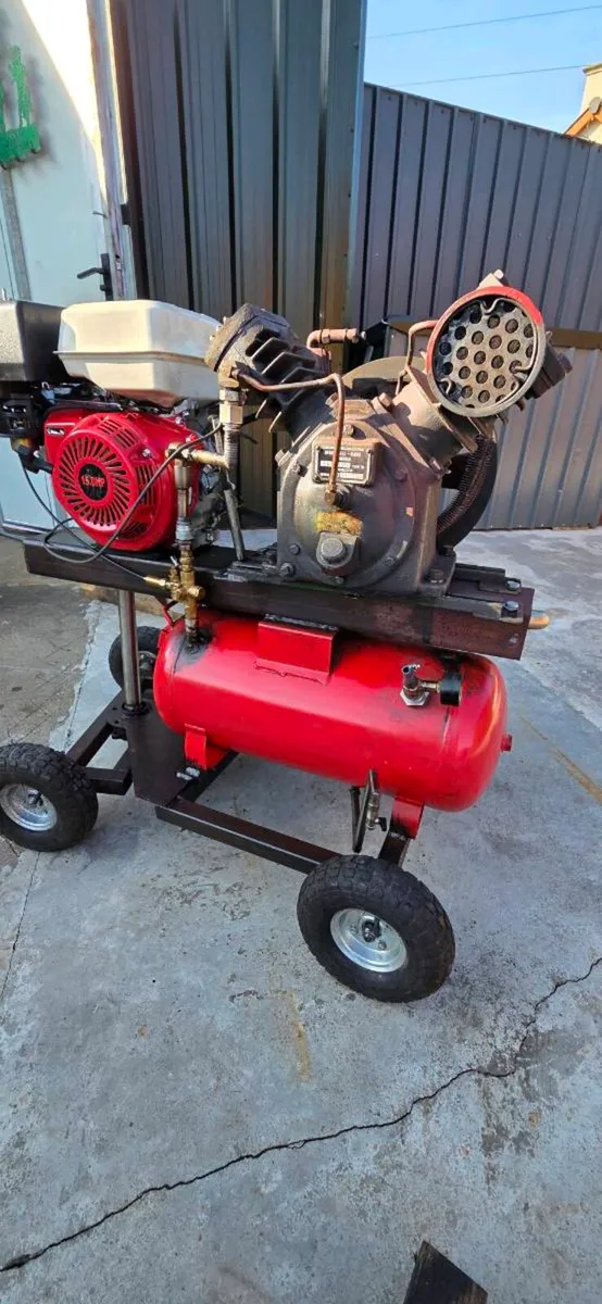 Air compressor - Image 1