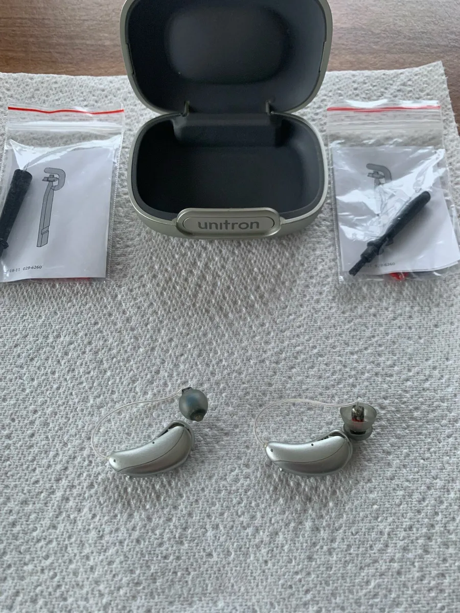 High quality Unitron Vivante hearing aid - Image 2