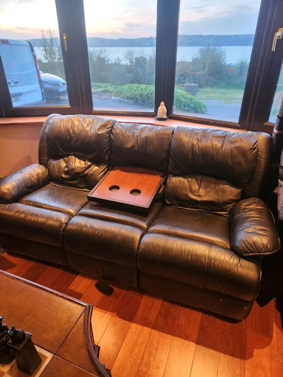 Leather 3 seater couch - Image 3