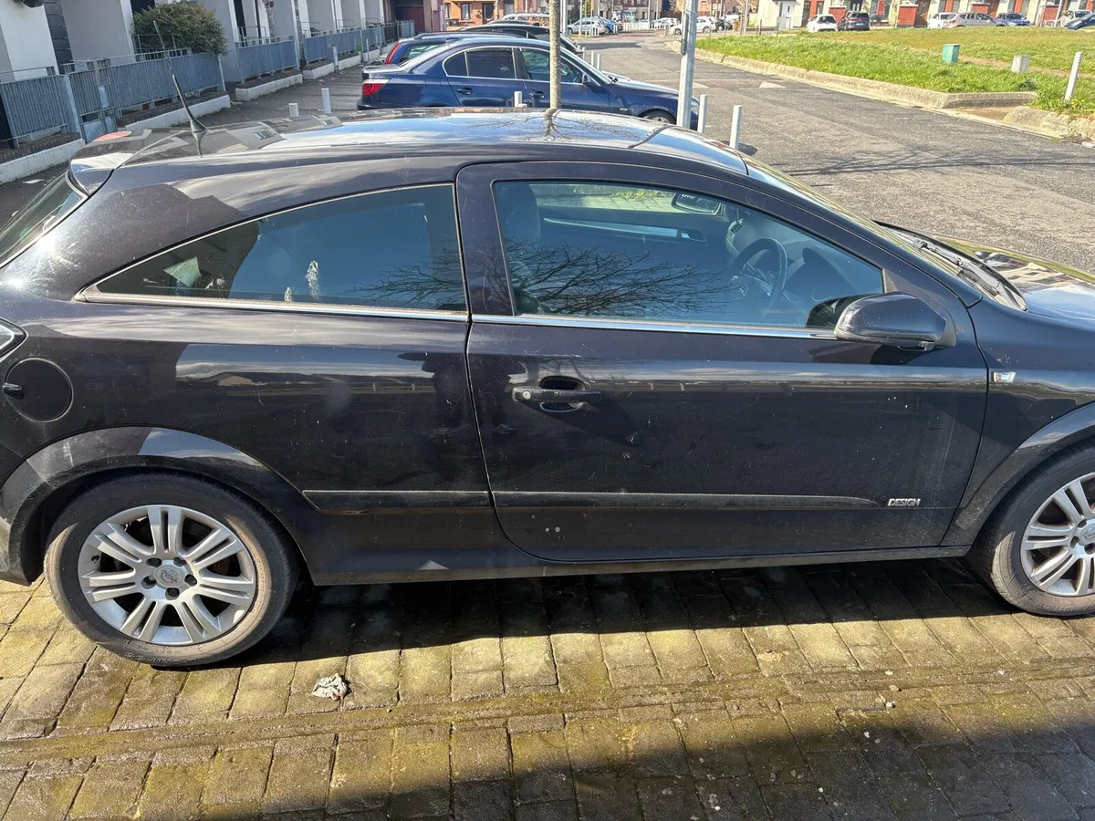 Opel Astra GTC 1.4 - Image 2