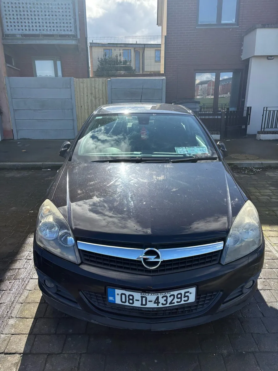 Opel Astra GTC 1.4 - Image 1