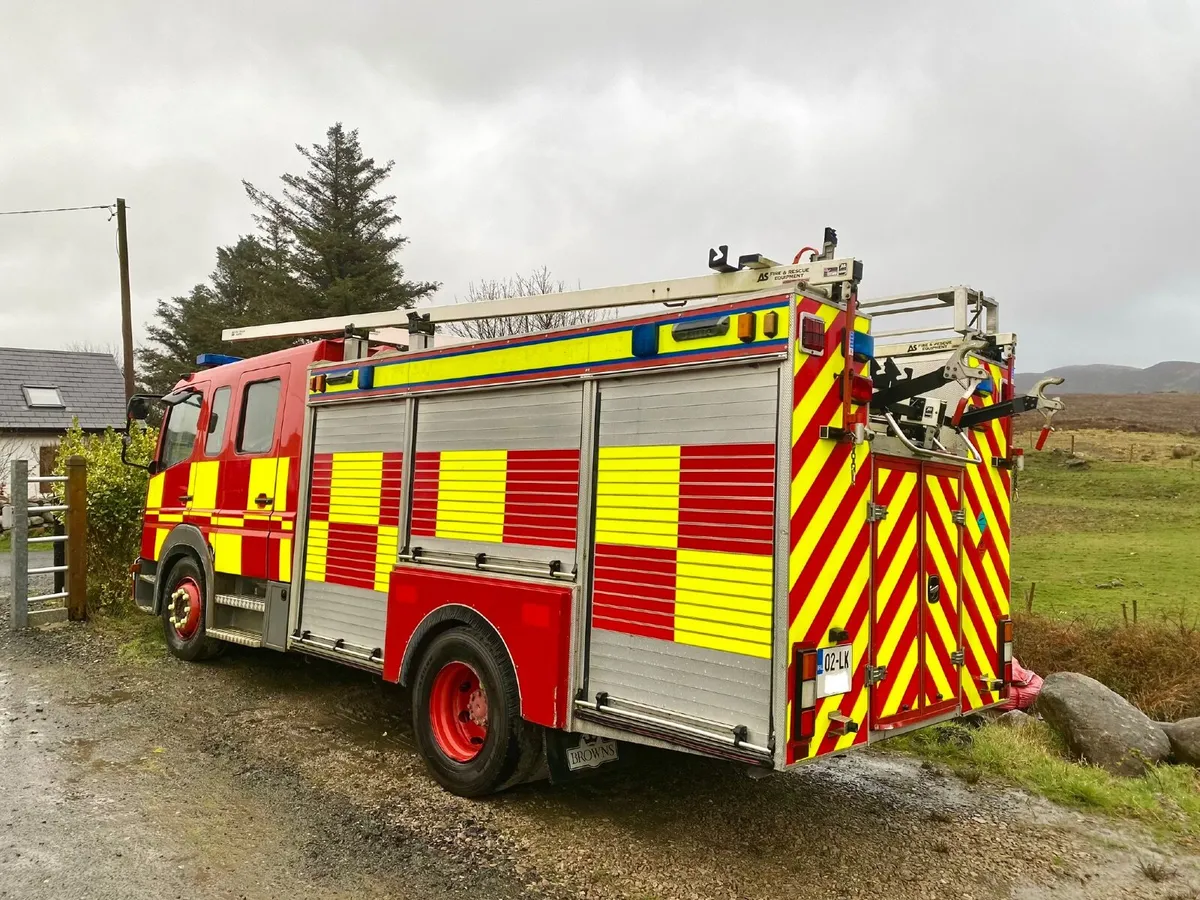 Mercedes-Benz Atego Fire Engine  2002 - Image 1