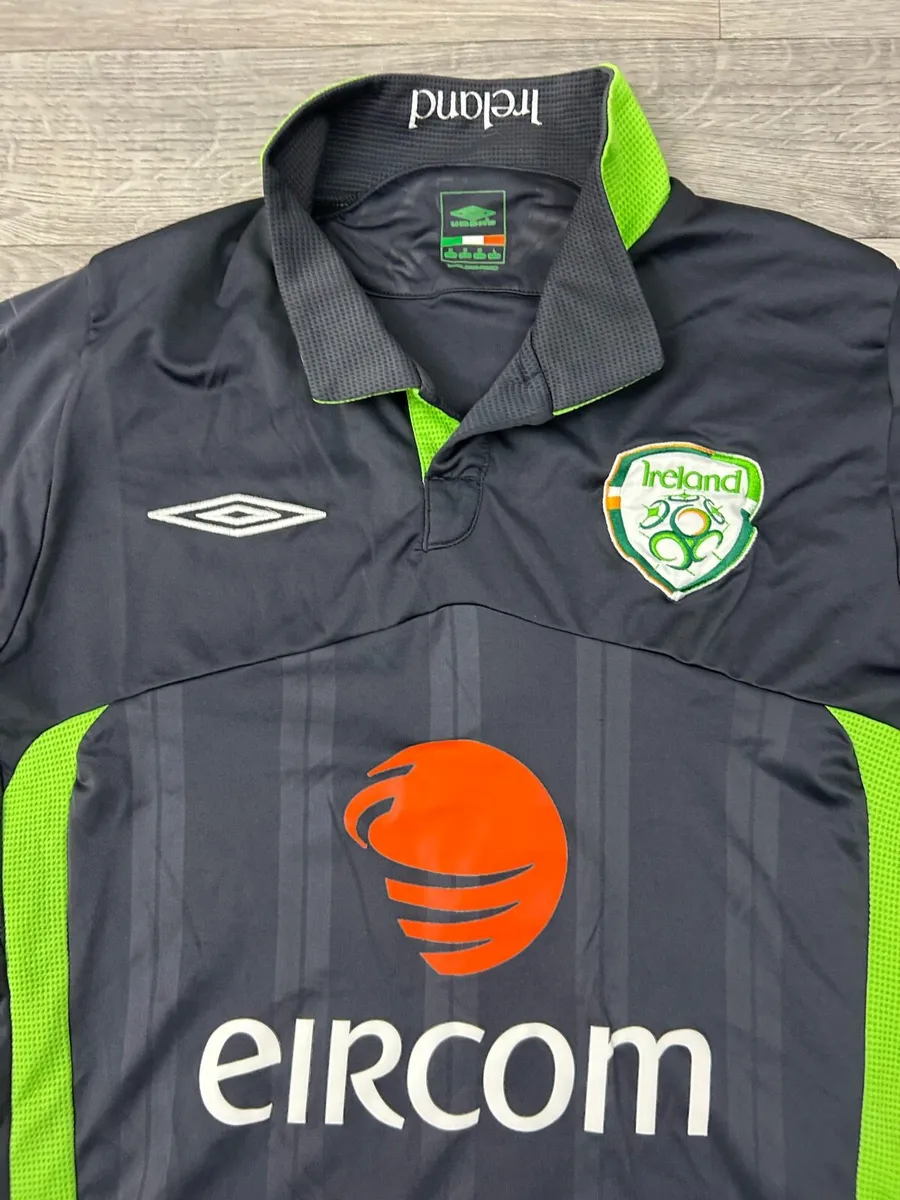 Vintage 2009 Umbro Ireland Third Jersey Mens M - Image 3