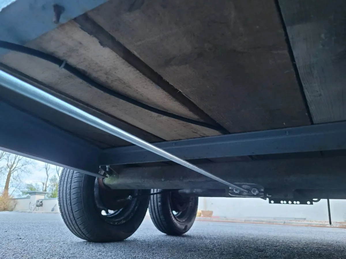 8 by 4,3 cattle trailer auto reverse brakes - Image 4