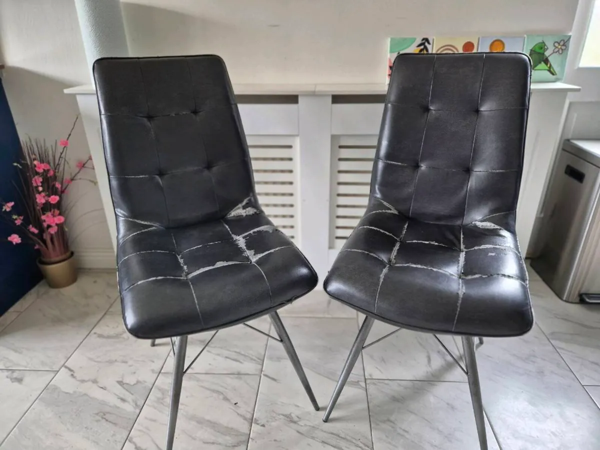 Dining chairs and bench - Image 2