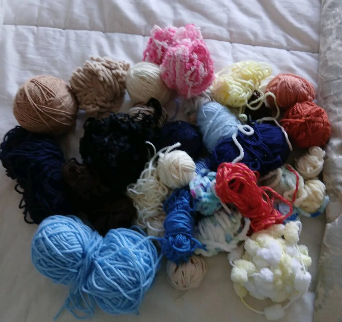 Knitting wool bundle - Image 2