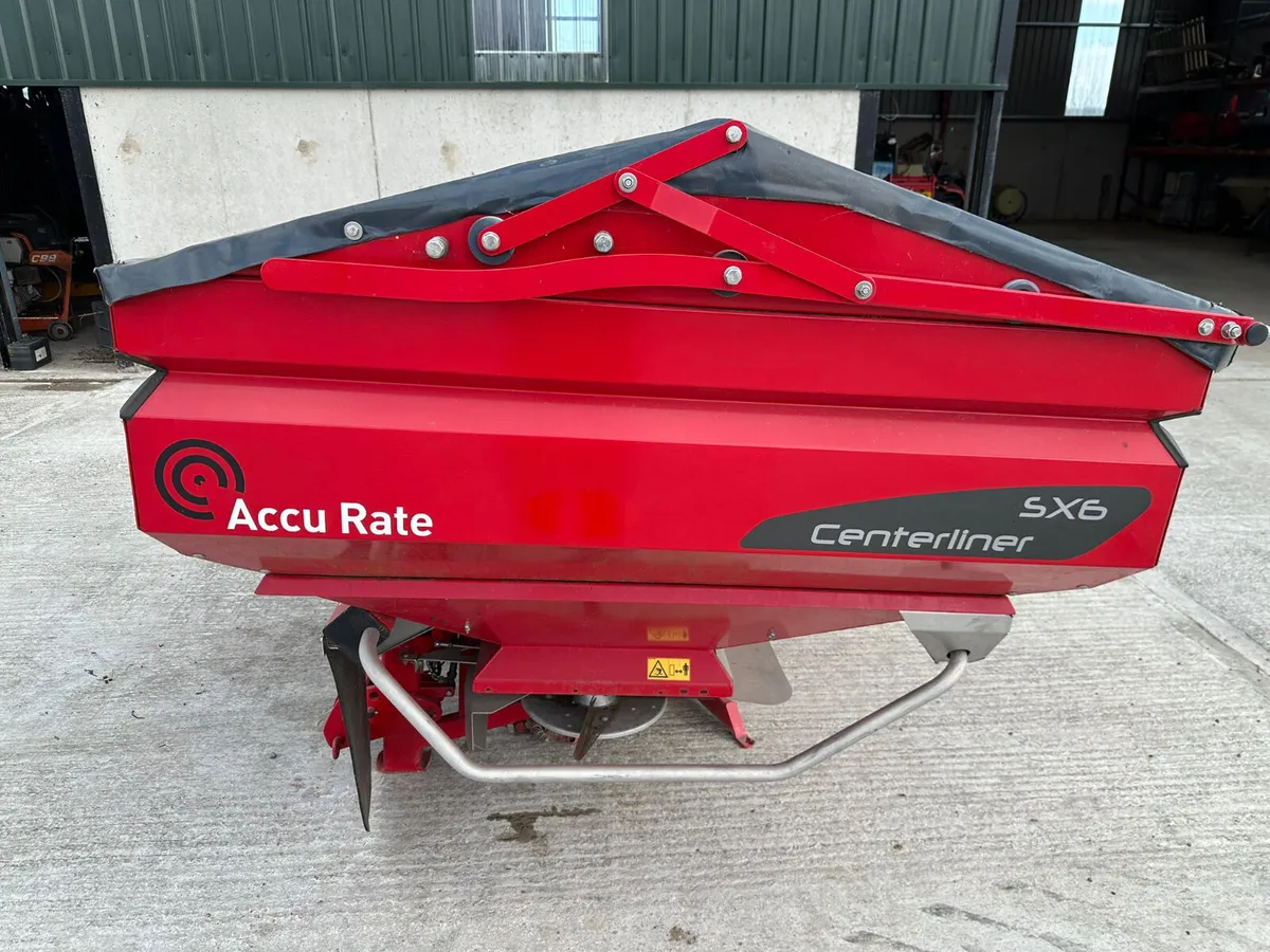 Teagle Centerliner SX6 fertilizer sower - Image 2