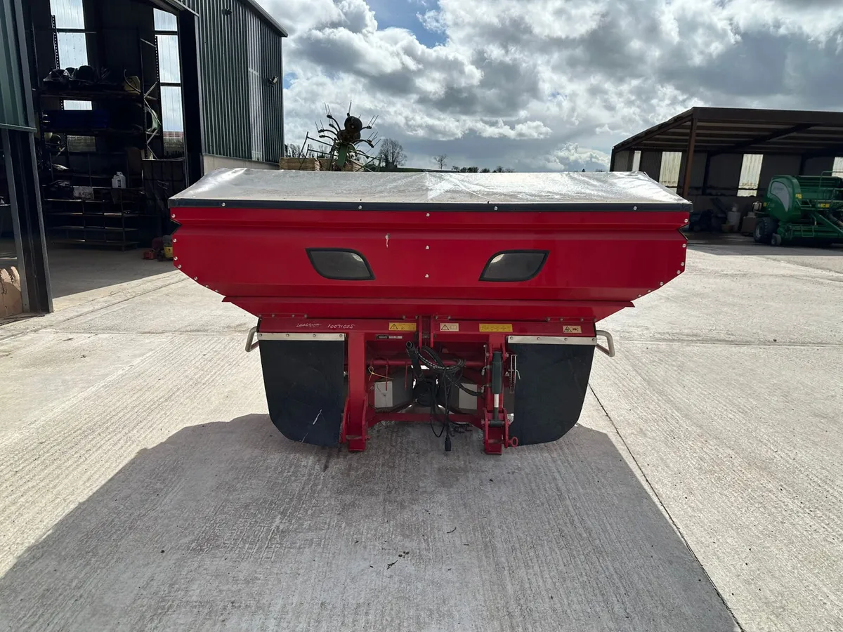 Teagle Centerliner SX6 fertilizer sower - Image 3