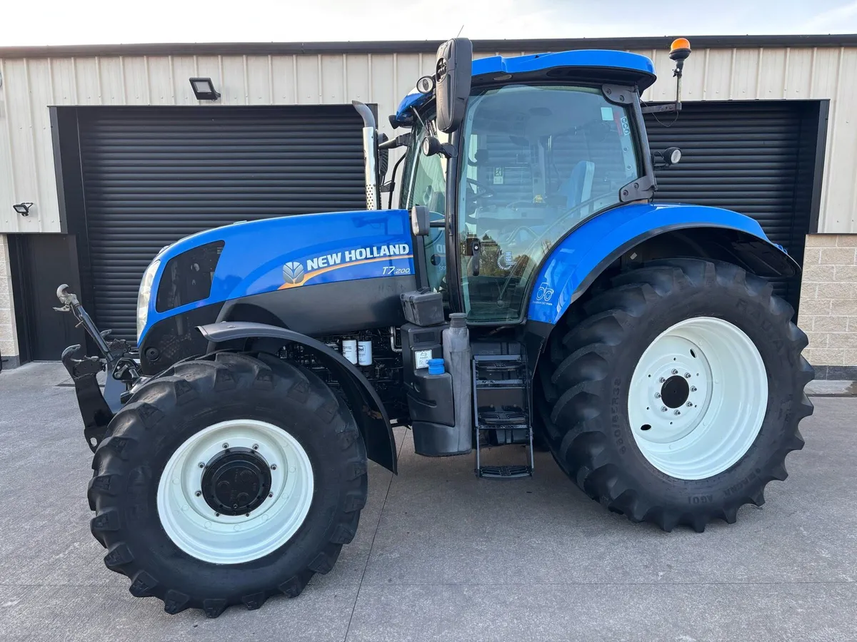 2015 NEW HOLLAND T7.200 - Image 2