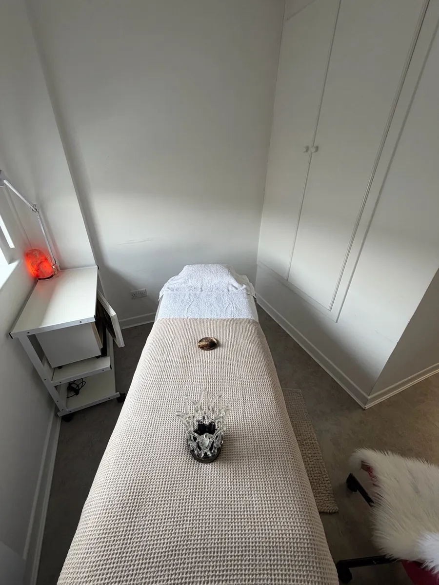 Beauty room for rent - Image 2