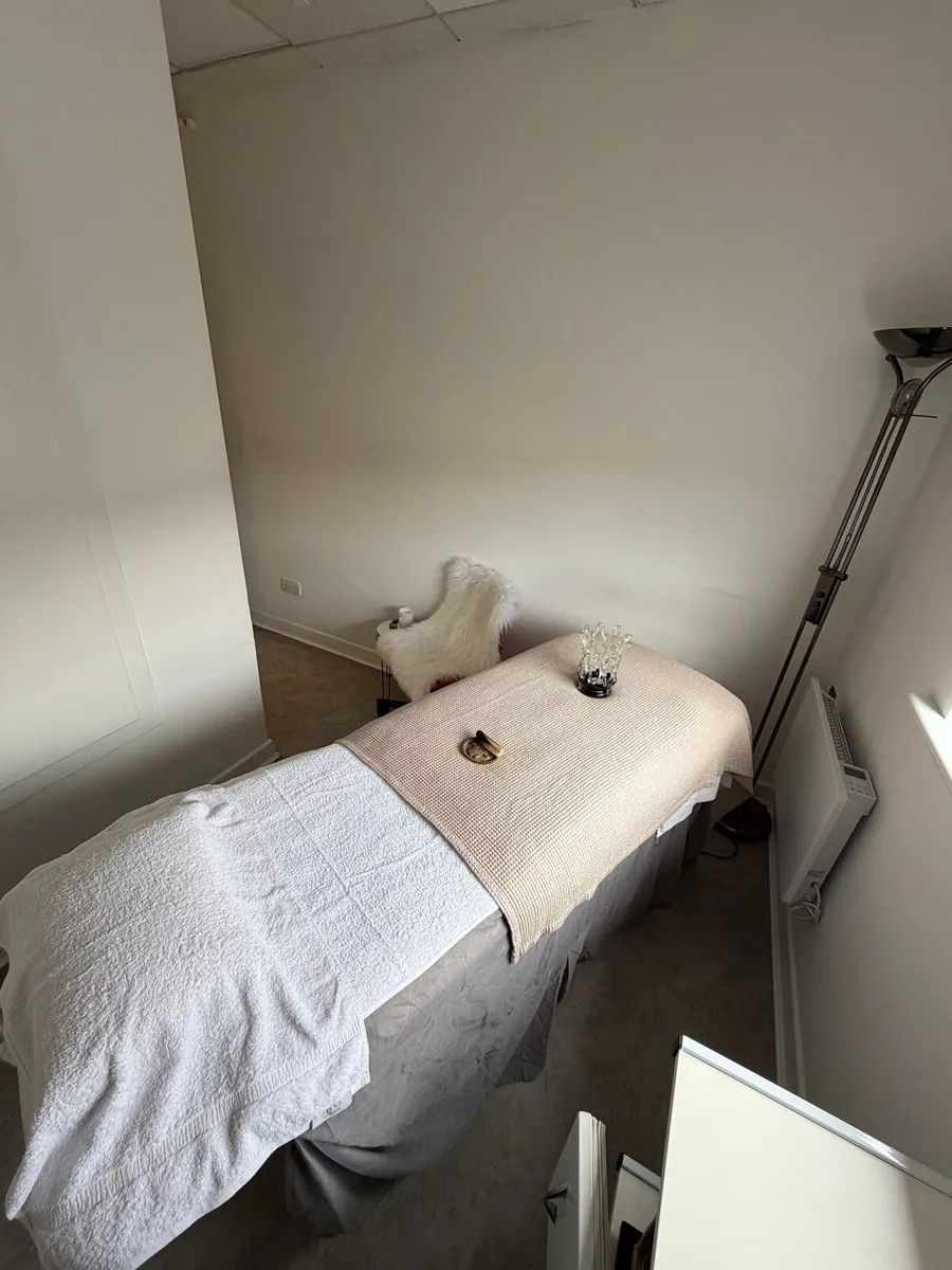 Beauty room for rent - Image 3