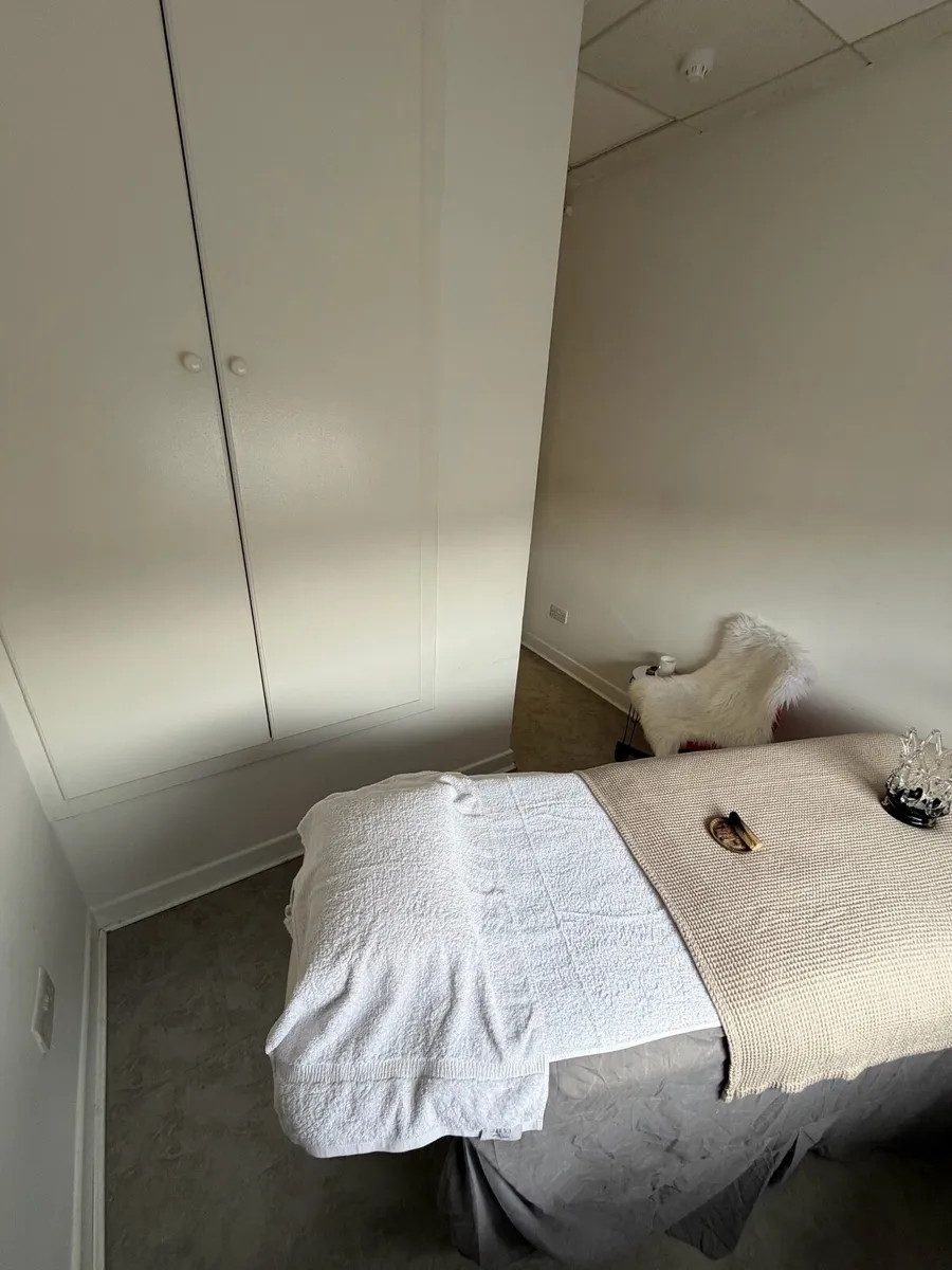 Beauty room for rent - Image 4