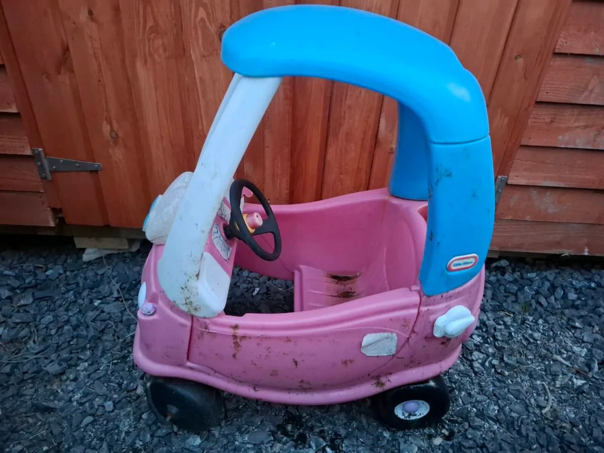 Child's  car - Image 1