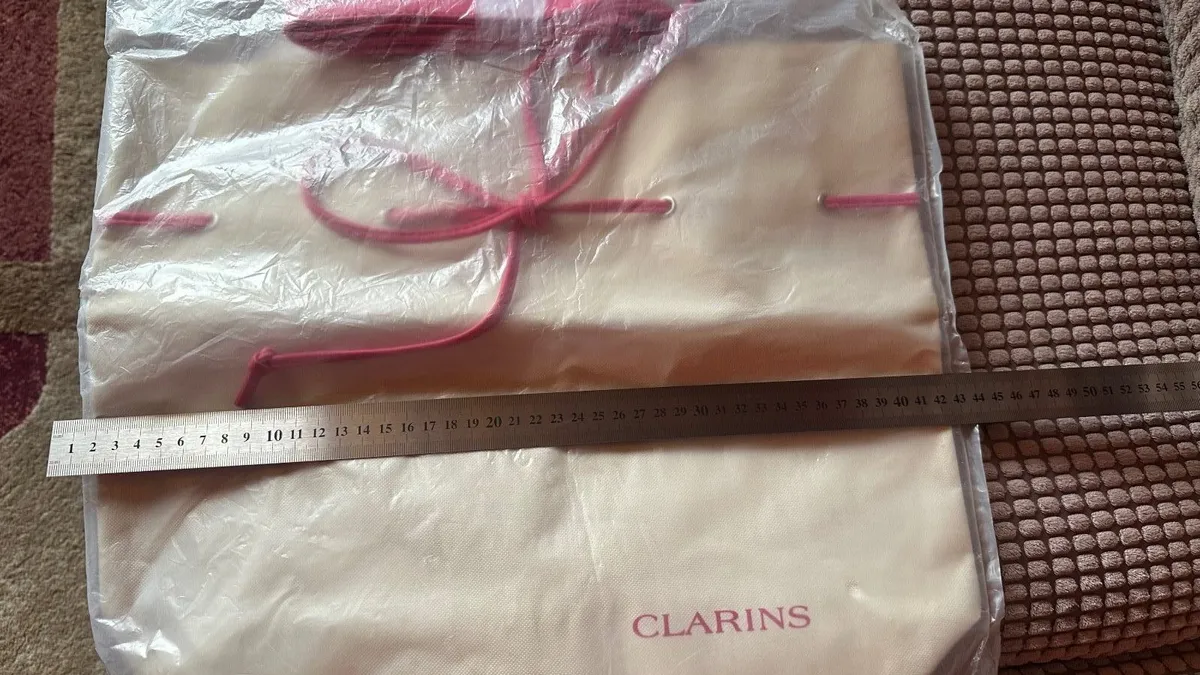 New Clarins cloth bag - Image 1