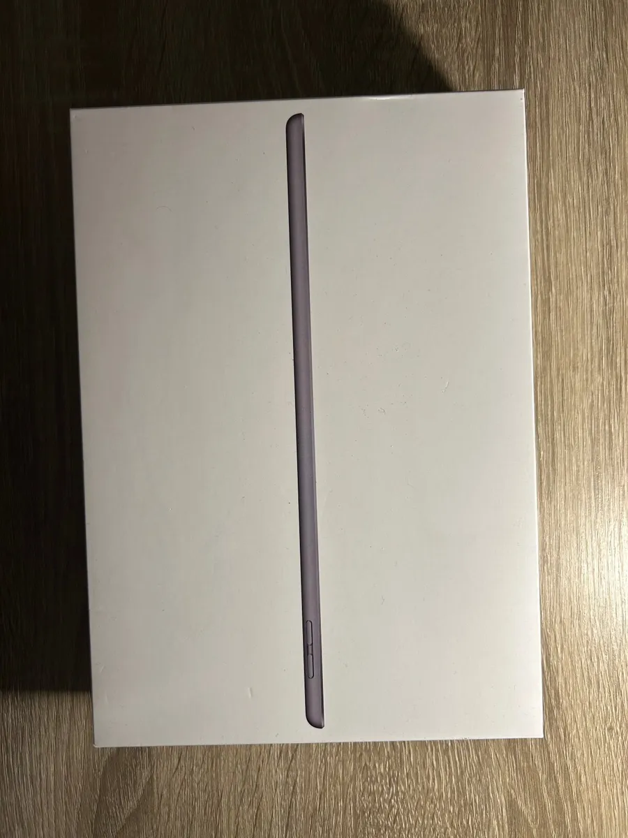 iPad 8th Gen 128 GB - Image 1