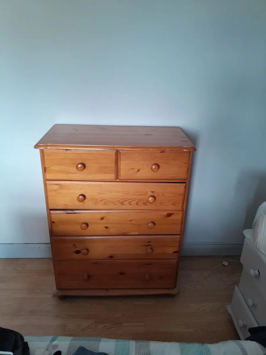 Bedroom furniture - Image 2