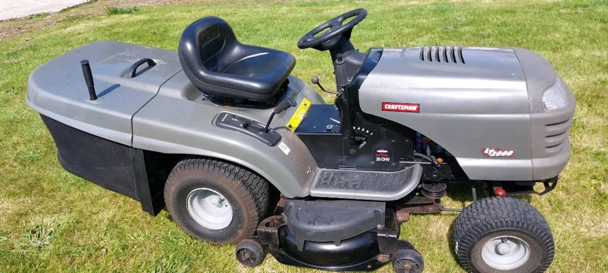 Craftsman Ride-on Lawnmower - Image 1