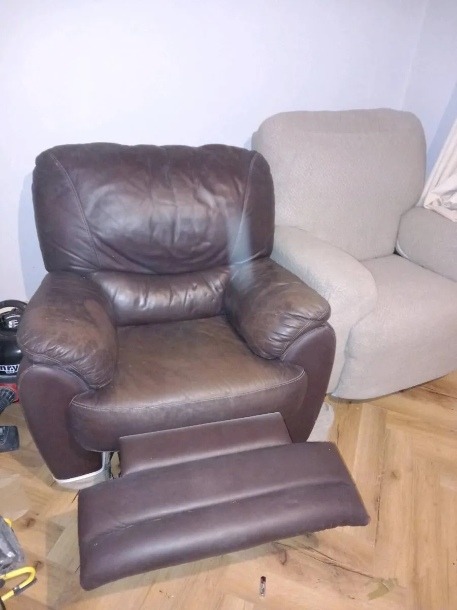 Free 3 piece leather suite - Image 2