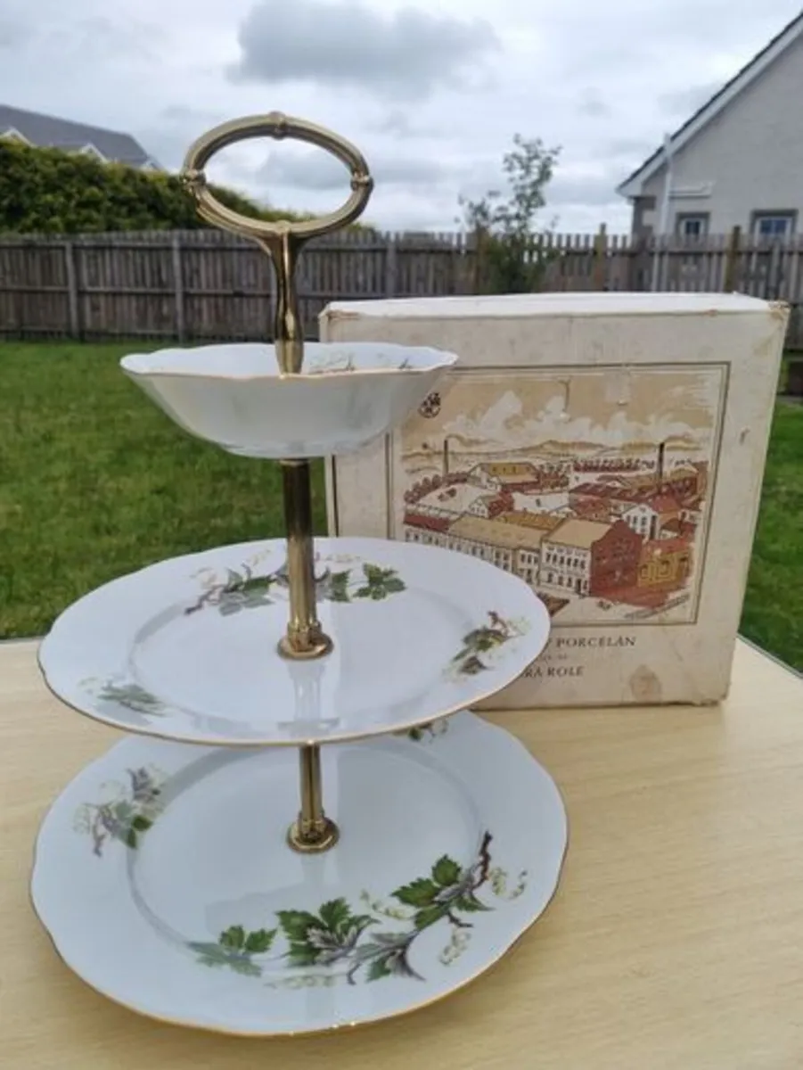 Vintage serving stand - Karlovarsky Porcelan Czech - Image 1