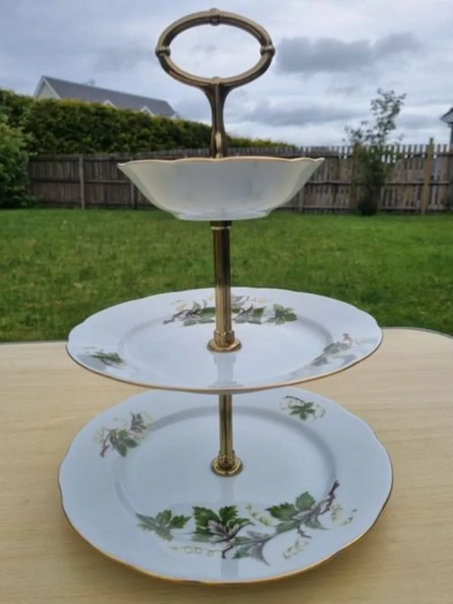 Vintage serving stand - Karlovarsky Porcelan Czech - Image 3