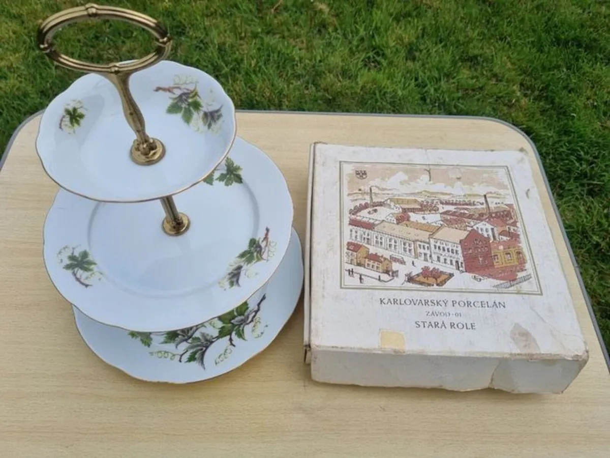 Vintage serving stand - Karlovarsky Porcelan Czech - Image 4