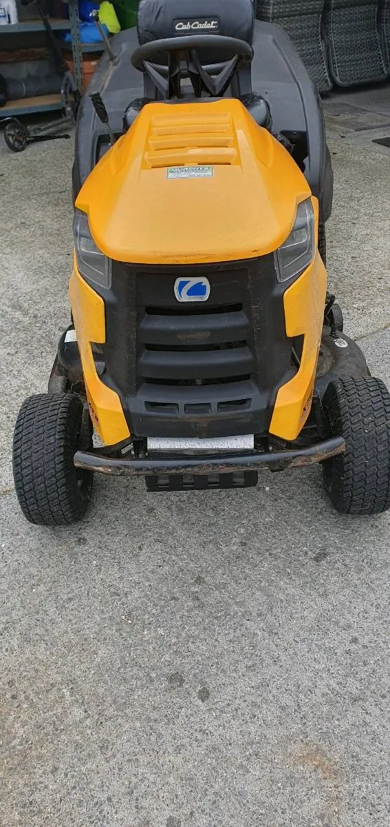 Cub Cadet XT2 Ride on lawnmower - Image 3