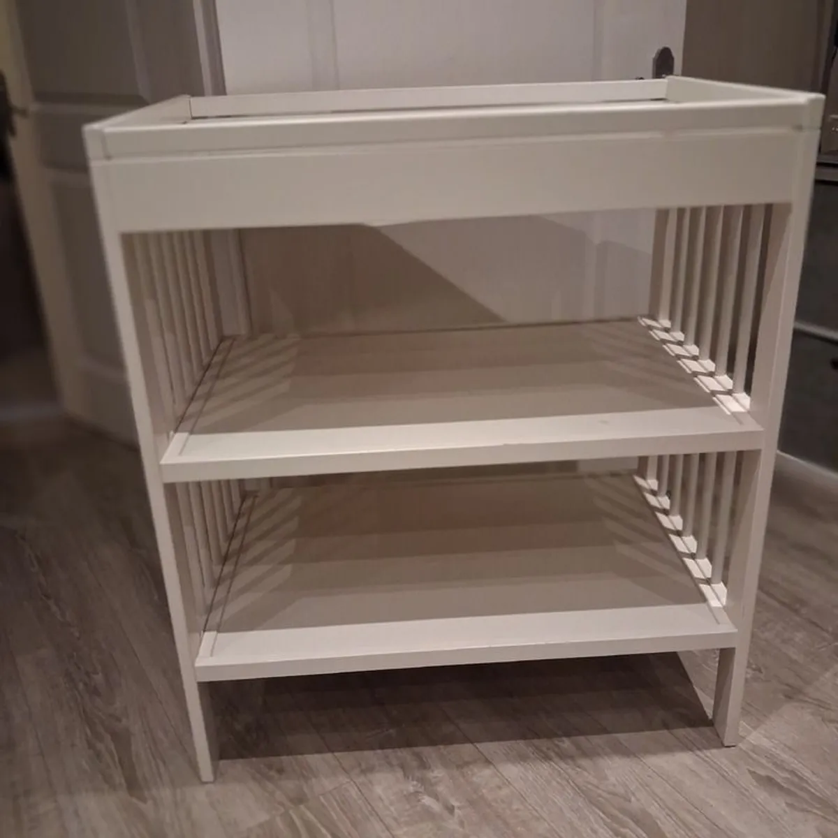 Changing table - Image 2