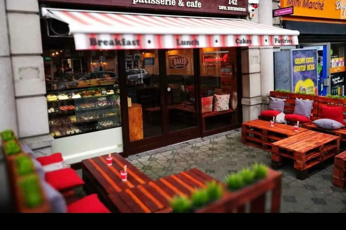 Cafe shop awning canopy 4.5 m length - Image 1