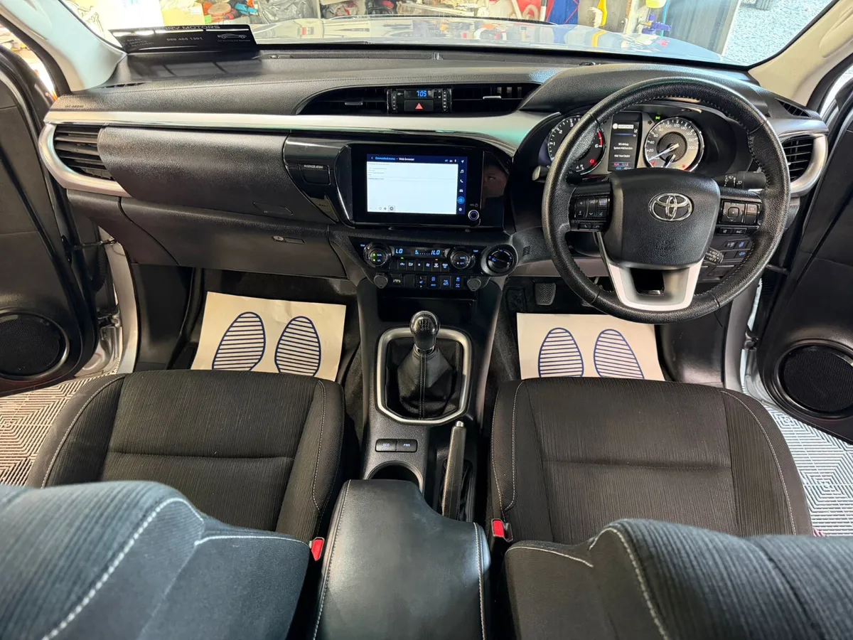 2025 252 Toyota Hilux 2025 N1 5 Seat Manual - Image 3